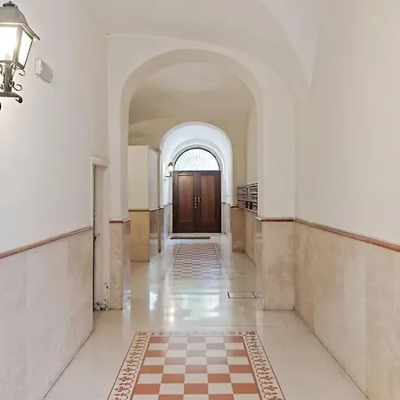Nice And Bright Flat Near Termini Lejlighed *