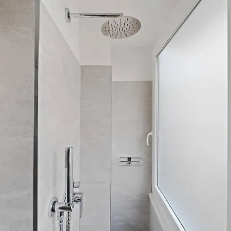 Nice And Bright Flat Near Termini Апартаменты