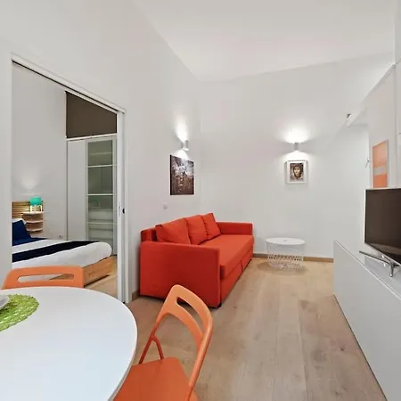 Nice And Bright Flat Near Termini Апартаменты Рим